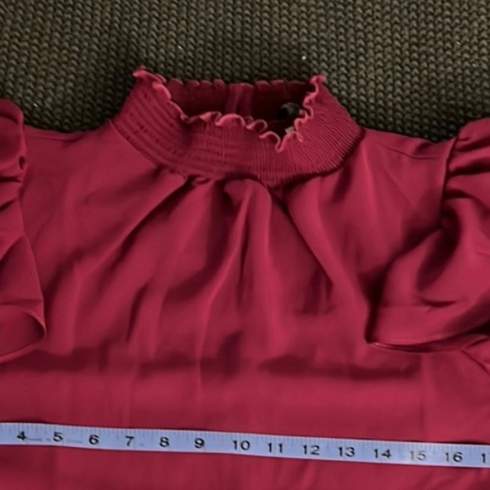 NEW! 1.State Chiffon Flutter Short Sleeve Smocked Mock Neck Blouse Plum Fairy M - Picture 6 of 8